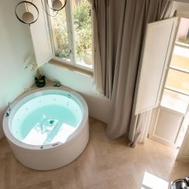 Marmori Suites Cagliari, хотел в Каляри