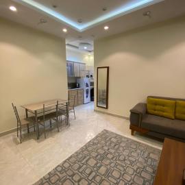 شقق برج ملاذ للشقق المخدومة, hotel em Banī Thawr
