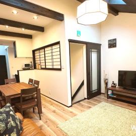 WeeklyHouse BiwakoOtsu, hotel sa Otsu