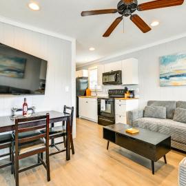 Waterfront Living & Resort Perks! Lake Norman Stay
