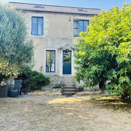 Charmante maison avec jardin dans le cœur de Savennières