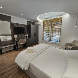 TRE'S BLISS City Heart Villa!!!, Hotel in Durrës