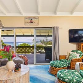 Ocean View Cottage Wlk To Poipu & Brenneckes Beach โรงแรมในKoloa