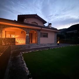 Cal Quimet, hotel din Peramola