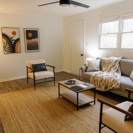 "Morning View 3" Cozy Modern Stay - College/Hiking, hotel in Berea