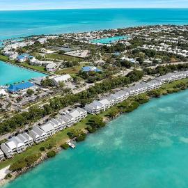 5035 "Villa del Sol"- Amazing Sunset Views! 2bed 3bath, hotell i Duck Key