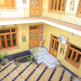 JOMIY Guest House, hotel sa Marghilon