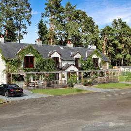 Family Lodge No 4 - Uk45693, hotel u gradu 'Moulin'