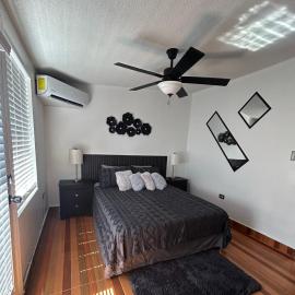 Estudio práctico y confortable en segundo piso, hotel en Senecú