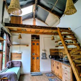 Cute Tiny Home Workation Peaceful Mountain Views by SiyaU