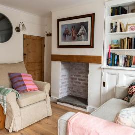 Cosy Period Cottage in Titchfield Village