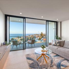 Modern 1-Bed with Tamarama Beach Views