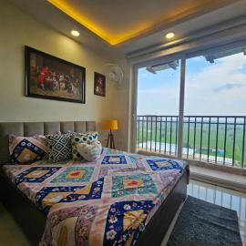 Luxury Flat By Bliss Stay, hotel in Zirakpur