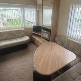 3 Bed Caravan - Sleeps 8 - Pets - Parking, hotel di Rhyl