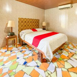 RedDoorz at Villa Krisna Balangan Beach, hotell i Jimbaran