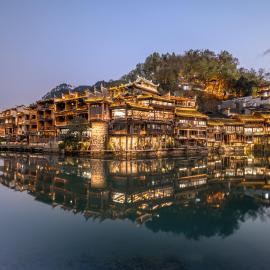 YiQuan RIVERVIEW B&B, hotel u gradu Fenghuang