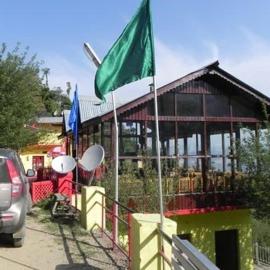 Dhanolti Apple Orchard Resort, hotel a Dhanaulti