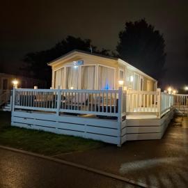 Caravan with hot tub at Tattershall lakes, hotel u gradu 'Tattershall'