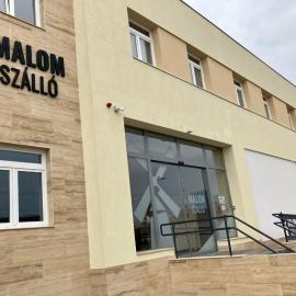 Malom Munkásszálló, hotel a Karcag