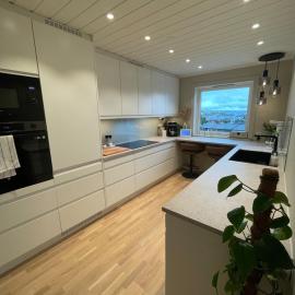Large Family Apartment near Oslo - 3 Bedrooms, Free Parking, Balcony