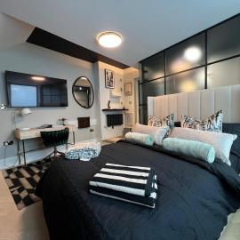 Modern Studio Living, 300m from Totteridge & Whetstone Station, hotel Whetstone-ban