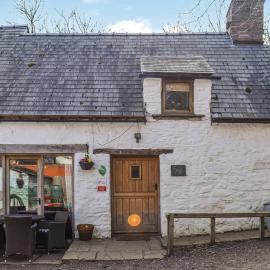 Ty Fferm Hen - Uk36420, hotel in Talybont