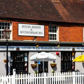 The Blacksmiths Arms, hotel en Halland