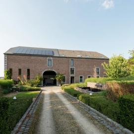 Marche Farmhouse with Hot Tub, hotel in Marche-en-Famenne