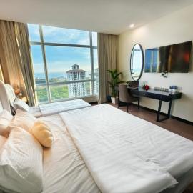 Hatten Hotel Super Sea View 4pax High Floor FREE 1 Carpark & Netflix with 2 TV Room