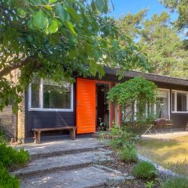 Stunning Home In Höllviken With Wifi