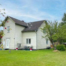 2 Bedroom Stunning Apartment In Bodafors, hotel in Bodafors