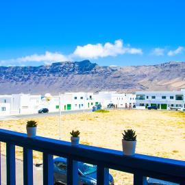 El Arenal de Famara by Escape Home