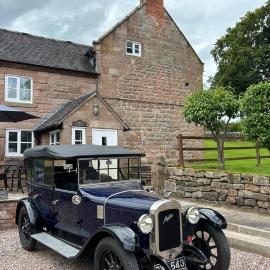 Farmhouse-Sleeps 5-Near Alton Towers Peak Dist, hotel in Whiston