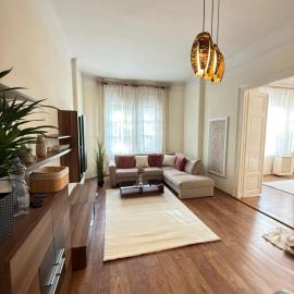 Damjanich Deluxe Apartman, hotell i Szolnok