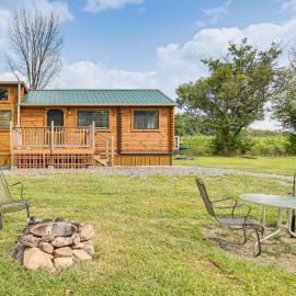 Winfield में, होटल 5 Mi to Susquehanna Boating! Secluded Log Cabin