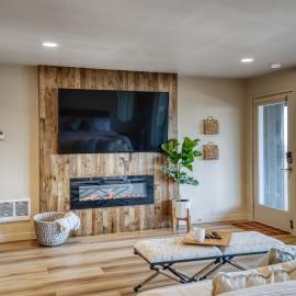 Bay Suites Studio A Modern Coastal Escape in the Heart of Depoe Bay, Hotel in Depoe Bay