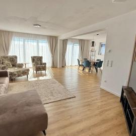 Luxury Apartment 4 bedrooms Self check in out