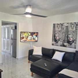 Beautiful condo in Sosua walking distance from everything, hótel í Sosúa