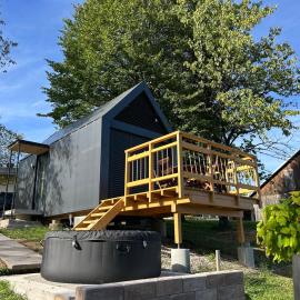 La - Mai Glamping, hotel a Žetale