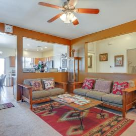 Step-Free Sahuarita Retreat! Patio + Pool Access, hotel v destinaci Green Valley