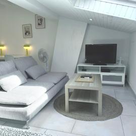 Studio Lumineux & Spacieux, Tout Neuf, Grand Lit