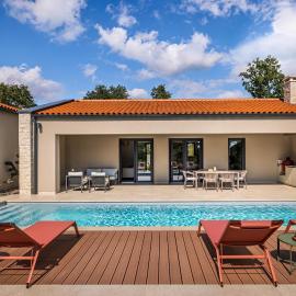 Design Villa Nux with Heated Pool & Secluded Garden