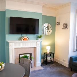 The Channel View, 4 bedrooms, 4 beds, FREE parking, 3 minutes from the beach