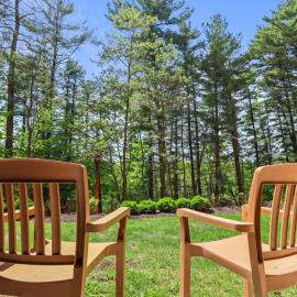Family Getaway - Outdoor Activity Oasis - Mins to Downtown and Water Parks - Jacuzzi - Game Rm, hotel di Wisconsin Dells