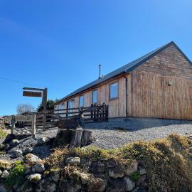 The Barn, хотел в Лейрг