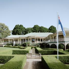 Grand Queenslander for Large Groups 5 mins to Maleny and Montville, hotel in Balmoral Ridge