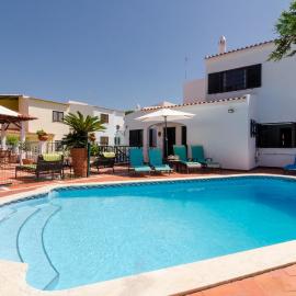 Spacious Villa for 10 with Private Pool near Albufeira
