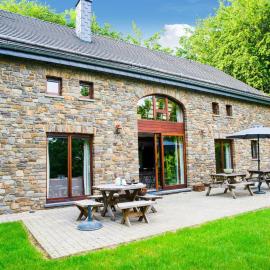 Rustic Retreat in Malmedy, hotel v destinácii Longfaye