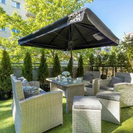 Grey and Pink Two Bedroom Apartment in Cracow with Parking, Desk, Terrace and Jacuzzi Bathtub by Noclegi Renters