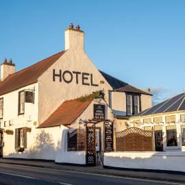 The Upper Largo Hotel & Restaurant, hotel di Lundin Links